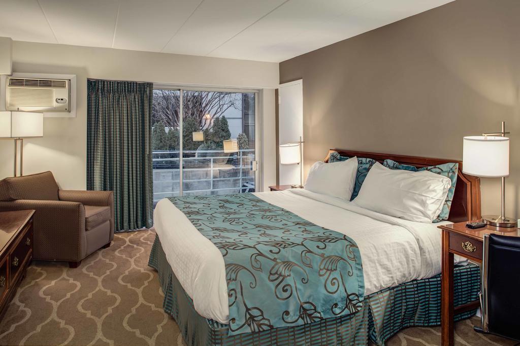 Americana Hotel Arlington Room photo